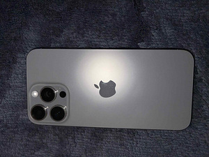 Apple 15 pro Max 256 (4 фото из 4)