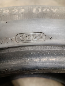 Müüa kumm Momo Top Run M30 Europa 275/45 R21. (3 foto / 5)