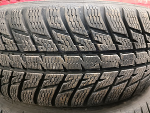 Продам резину Nokian WR SUV 3. 235 55 R19. (3 фото из 6)