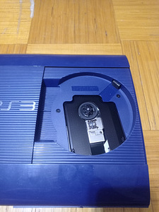 Ps3 slim 500gb (4 foto / 4)