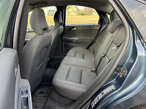 Volvo S40 1.6 81kW - MANUAAL (6 foto / 10)