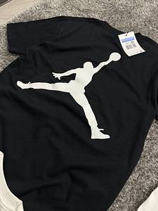 Jordani suure logoga T-särk (2 foto / 5)