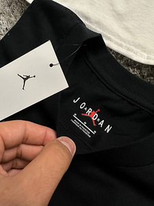 Jordani suure logoga T-särk (5 foto / 5)