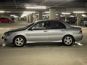 Mitsubishi Lancer 2004 1,6 72KW (2 foto / 9)