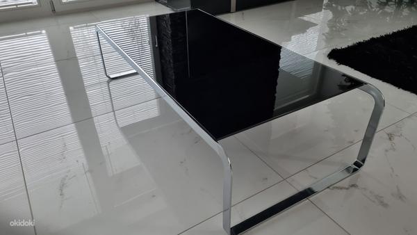 Журнальный столик из черного стекла (фото #1)