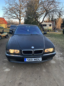 BMW 7-seeria E38 manuaal V8 – hea projektiauto, 361 290 km (1 foto / 9)