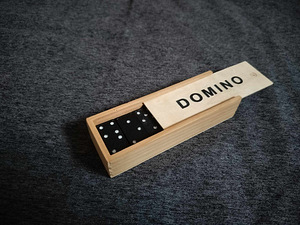Lauamäng Domino (1 foto / 1)