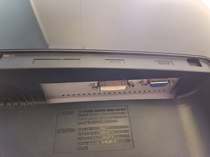 Monitor 22" Samsung T220 (2 foto / 3)