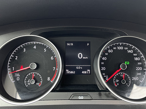 Volkswagen Golf (7 foto / 10)