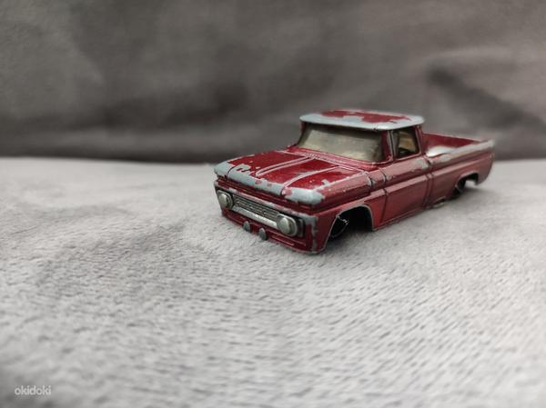 Hot Wheels Custom '62 Chevy Vintage Rojo Batea Custom (фото #1)