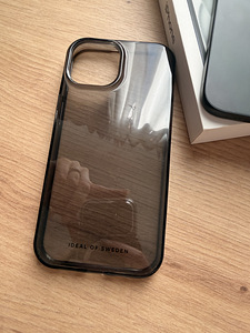 iPhone 15 (5 foto / 5)