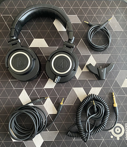 Audio-Technica ATH-M50X + bluetooth adapter (1 foto / 1)