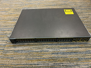 Cisco 2960-G 48 port switch (2 foto / 2)