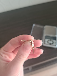 Золотые серьги (4 фото из 4)