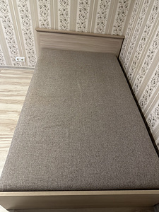 Продам кровать (2 фото из 2)