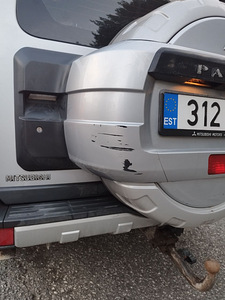 Mitsubishi Pajero 4 (14 foto / 14)