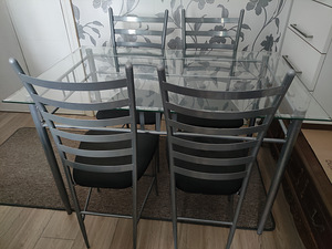 Klaaslaud ja 4 tooli (2 foto / 4)
