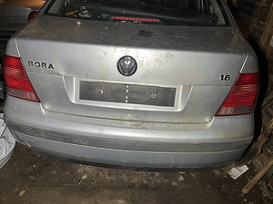 Обменяю Volkswagen bora 1.6 77kw (7 фото из 13)