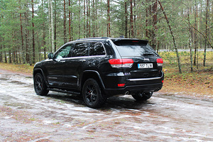 Jeep Grand Cherokee (8 foto / 11)