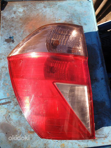 Honda FRV. Задний левый фонарь. Оранжевый (фото #1)