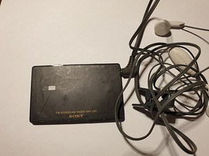 Sony FM\AM radio SRF-220 (1 foto / 4)