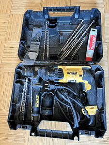 Puurvasar DeWalt D25134K (2 foto / 3)