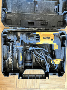 Puurvasar DeWalt D25134K (3 foto / 3)