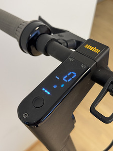 Электрический самокат Ninebot G30 Max (2 фото из 9)