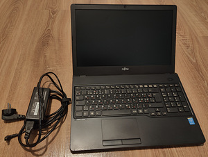 Fujitsu Lifebook A555 i3/12gbram/240ssd Добавить аккумулятор! (2 фото из 3)