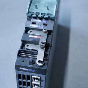 Модуль двигателя Siemens SINAMICS S120 6SL3120-2TE15-0AA0 (2 фото из 4)