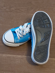 Новые тенниски р.32 (3 фото из 3)
