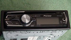 Pioneer DEH-6400BT (3 foto / 5)