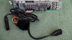 Pioneer DEH-6400BT (5 foto / 5)