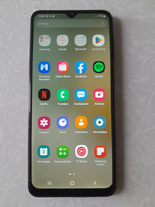 Samsung Galaxy A12 (1 foto / 3)