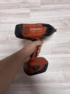 Hilti akukomplektid koos akude ja laadijatega (7 foto / 8)