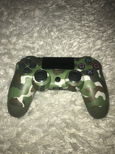 Playstation 4 slim 500 +3 mängu (3 foto / 3)