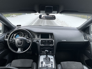 Audi Q7 S-line (11 фото из 15)