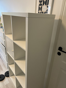 IKEA KALLAX riiul koos uksega (4 foto / 5)