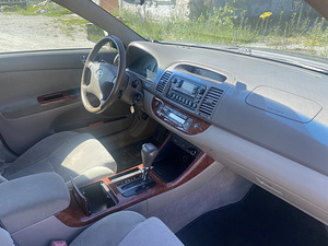 Toyota Camry (11 фото из 15)