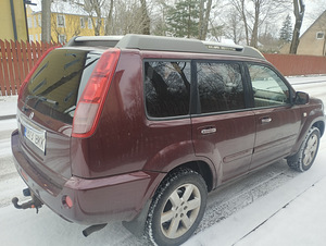 Nissan X-trail (2 foto / 5)