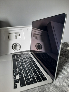 MacBook Air M2 2022 • Silver • 96% батарея • RUS/ENG (1 фото из 10)