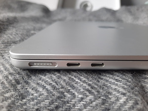 MacBook Air M2 2022 • Silver • 96% батарея • RUS/ENG (6 фото из 10)