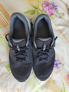 Originaalsed Nike Revolution 7 tossud — Suurus 46 (30 cm) (8 foto / 8)