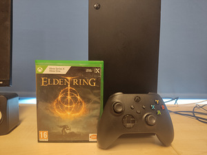 Xbox series x + диск Elden Ring и 65 игр (1 фото из 7)