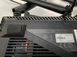 Asus RT-AC66U Wireless-AC1750 Gigabit Dual-Band router (3 foto / 3)