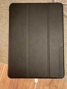 Планшет Apple iPad Pro 11 (3 фото из 3)