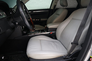 Chrysler 300C (6 foto / 11)