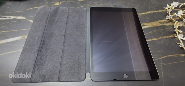 Планшет Apple iPad, 10.2", 64 ГБ, WiFi + LTE (фото #1)