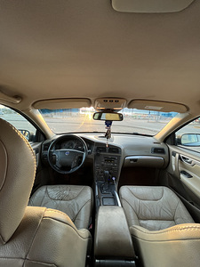 Volvo xc70 (7 фото из 10)