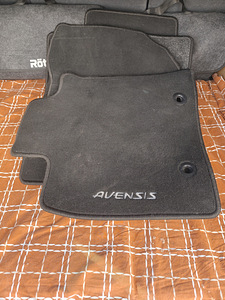 Tekstiilmatid (Toyota Avensis T27) (1 foto / 3)